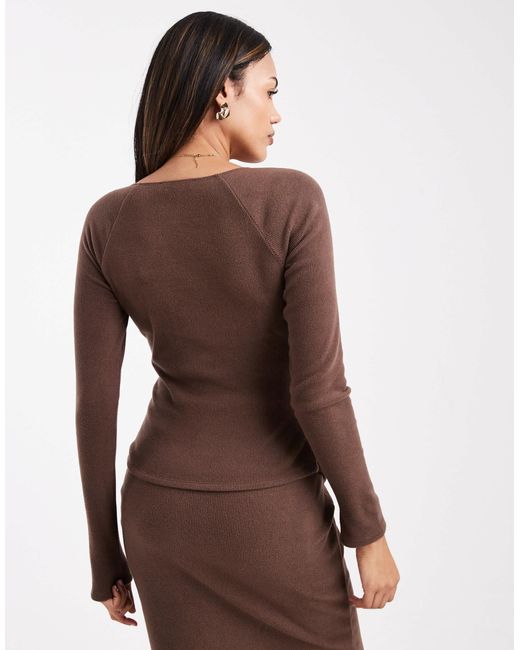 Asos design maternity - top d'ensemble côtelé à encolure carrée et manches longues - chocolat ASOS en coloris Brown