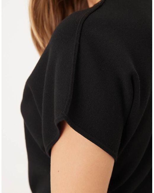Top Dolcevita A Maniche Corte di Mango in Black