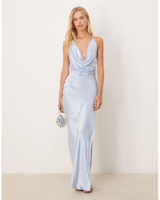 Exclusivité - - robe longue en satin à col bénitier et fente latérale avec dos ouvert noué SNDY'S en coloris Blue