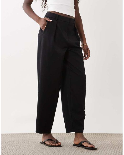 New Look Black Tailored Barrel Leg Pants