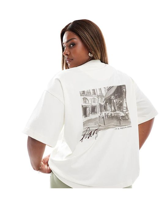 T-Shirt Oversize Crema Con Stampa Di Parigi Sul Retro di 4th & Reckless in White