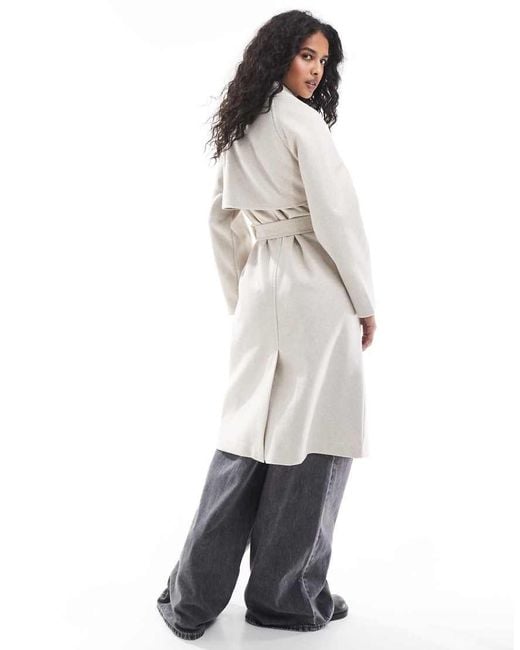 Giacca Effetto Lana Écru Con Dettaglio Annodato di Stradivarius in White