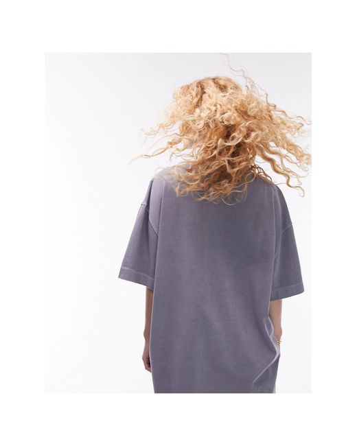Premium - t-shirt girocollo taglio lungo basic lavaggio acido di TOPSHOP in Purple