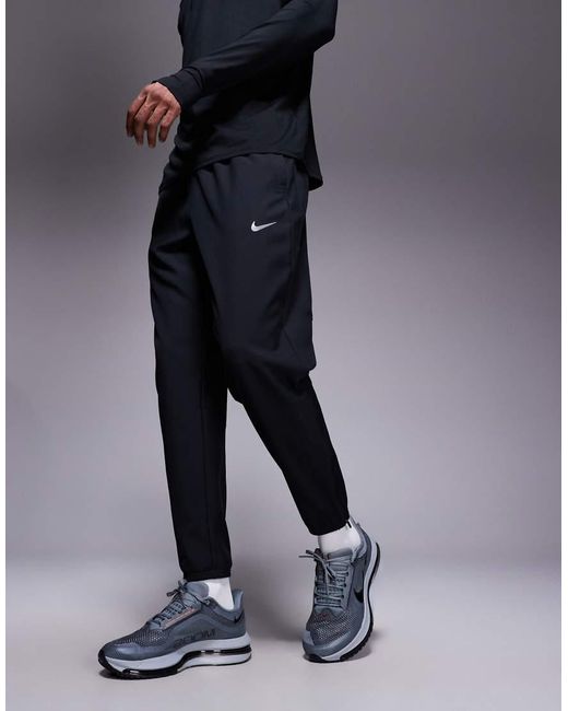 Nike Black Challenger Dri-Fit Joggers for men