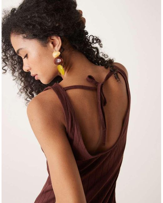 Vestido Midi Chocolate Sin Mangas Con Cuello Barco De Canalé Ancho De ASOS de color Natural