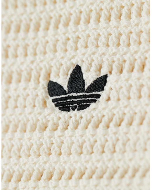 Pantalones Cortos Con Ribete En Contraste De Punto De Croché De Originals X Asos-Neutro Adidas de color White