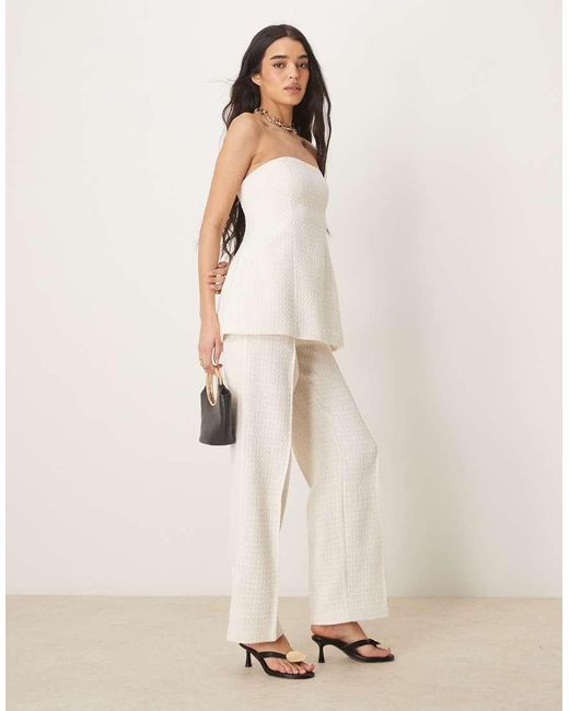 Top De Sastre Blanco Con Escote Palabra De Honor De Bouclé De (Parte De Un Conjunto)-Neutro ASOS de color White