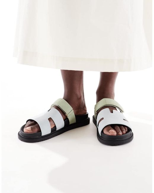 Sandali Con Fascette Adesive E Cut-Out di New Look in White