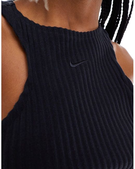Vestito midi allacciato al collo a coste di Nike in Black