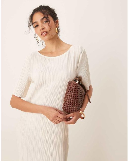 Vestito T-Shirt Lungo Crema Plissé di Y.A.S in Natural