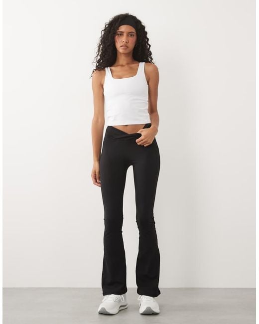4505 White Soft Touch Scoop Neck Vest With Inner Bra And Removable Padding