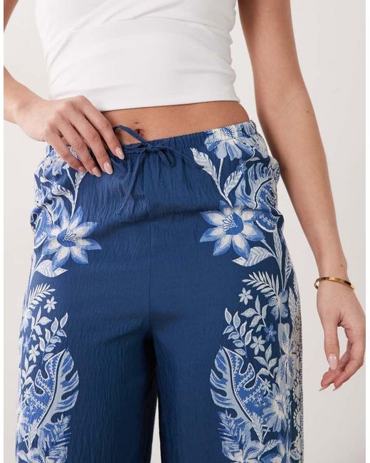 New Look Blue Botanical Print Wide Leg Trousers