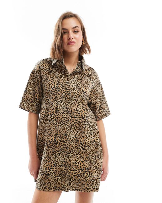 ASOS Natural – kurzärmliges jeans-hemdblusenkleid mit leopardenmuster