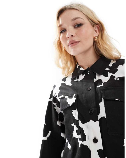 Giacca Di Jeans Oversize Color Cioccolato Con Stampa Pezzata di Object in Black