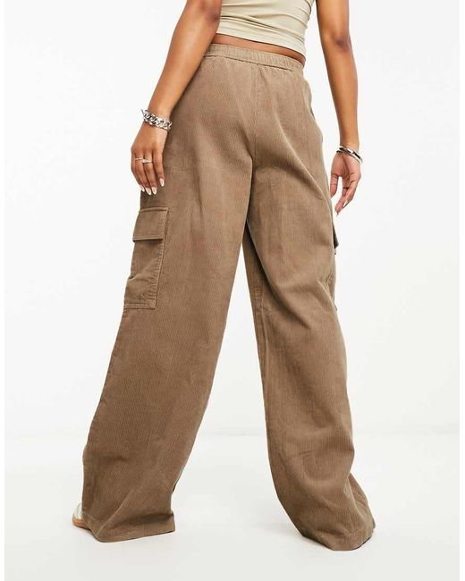 Pantaloni Cargo di ASOS in Natural