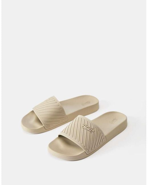 Pull&Bear White Stwd Rubberised Sandals for men