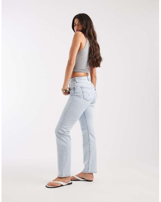 Vaqueros Rectos De Denim 501 De Talle Alto En Levi's de color White