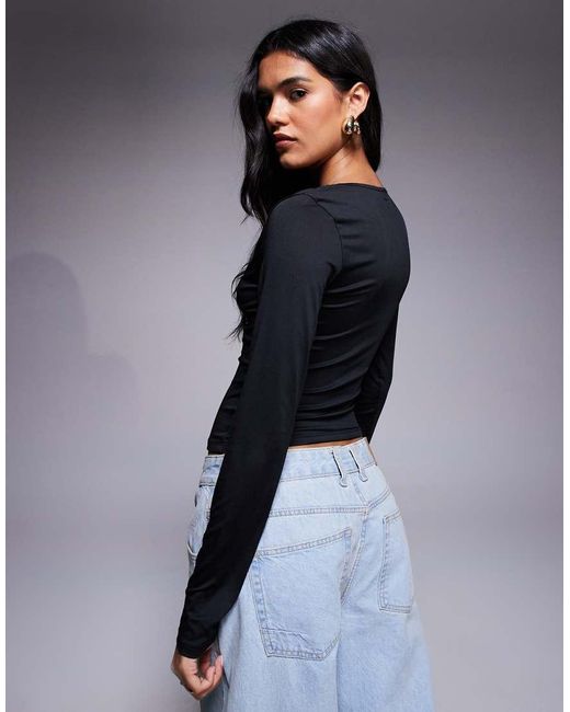 ASOS Top Van Gladde Stof Met Kanten Rand, Lange Mouwen En Diep V-Hals in het Blue
