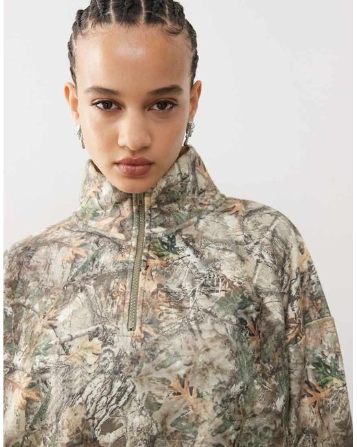 Jersey Con Estampado De Camuflaje Forestal Y Cuello Alzado De Felpa De Collusion de color Brown