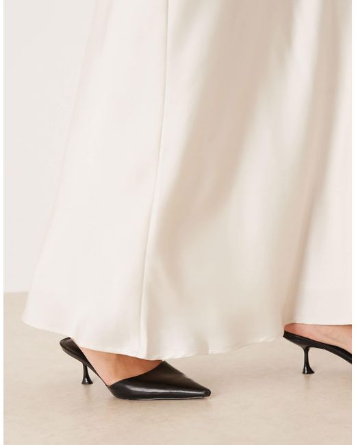 Jupe longue en tissu satiné coupé en biais à taille haute - crème Abercrombie & Fitch en coloris Natural