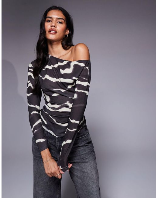 ASOS Gray – oberteil aus zartem netzstoff mit animal-print und asymmetrischem off-shoulder-design
