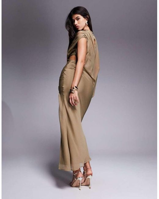 Vestido Largo Con Cuello Alto, Diseño Asimétrico Drapeado Y Abertura De -Neutro ASOS de color Gray