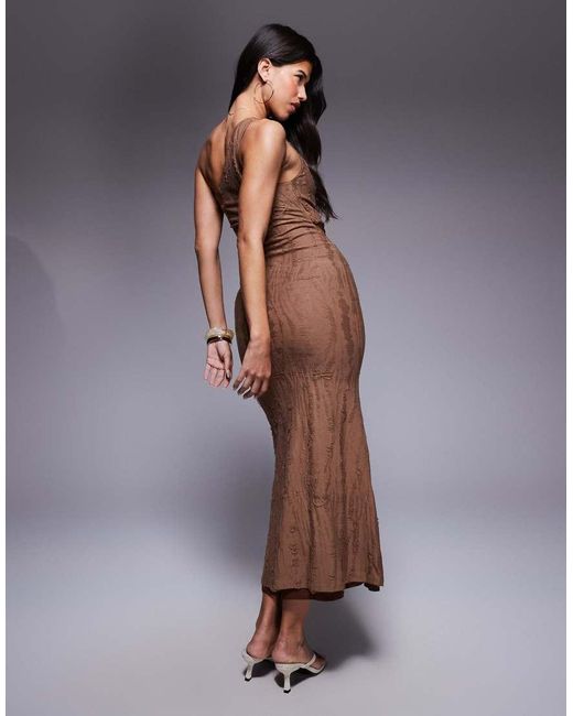 Vestido Largo Marrón Asimétrico Con Diseño Drapeado Y Acabado Efecto Desgarrado De ASOS de color Blue