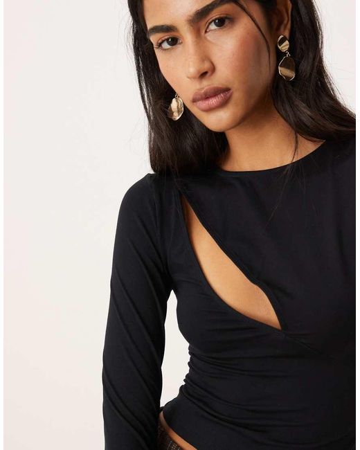 Motel Black Nyla Long Sleeve Slsh Cut Out Top