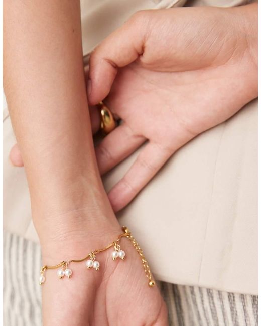 Pulsera De Cadena Con Charms De Perlas De Imitación De Acero Inoxidable Resistente Al Agua De ASOS de color Natural