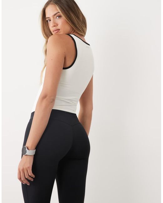 BO+TEE White Soft Active Contrast Hem Longline V-Neck Tank Top