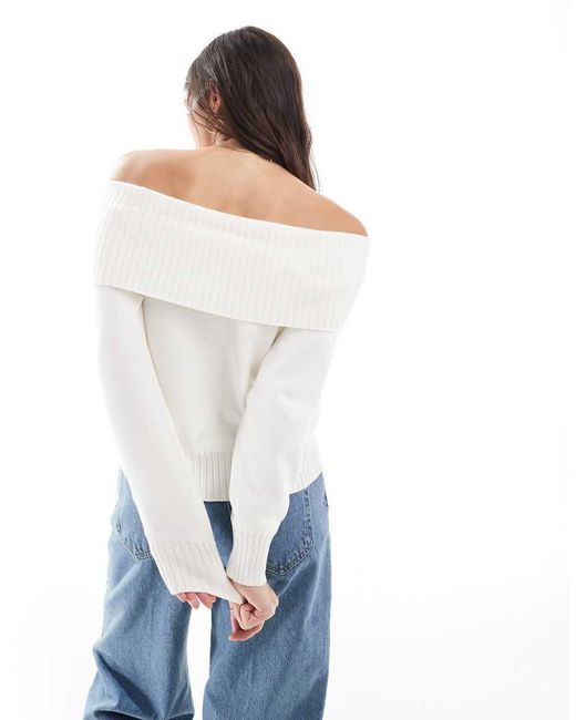 Top di Stradivarius in White