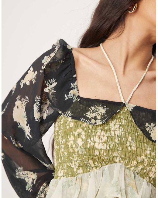 Vestido Corto Con Cuello Halter, Volante Y Estampado Variado De Florecitas De ASOS de color Natural
