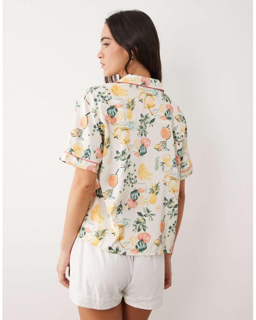 Abercrombie & Fitch Brown – kurzärmliges pyjama-hemd aus satin mit em zitronenmuster, kombiteil