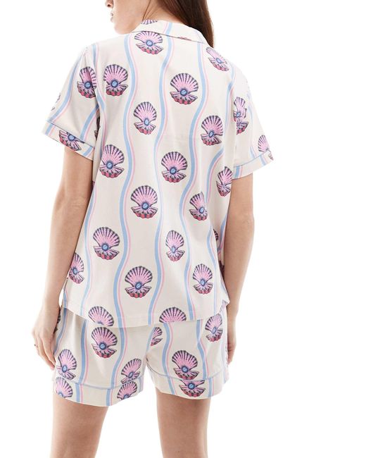 Ensemble en coton imprimé coquillages avec short et chemise à manches courtes et revers Chelsea Peers en coloris White