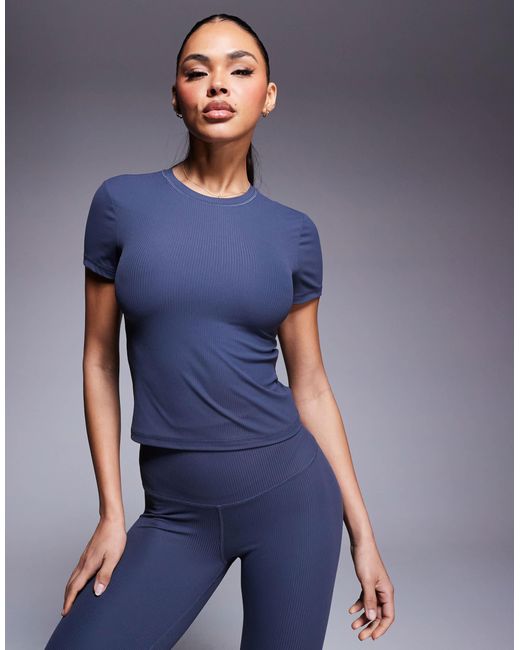 4505 Blue – icon – knapp geschnittenes, geripptes t-shirt aus weichem funktionsmaterial