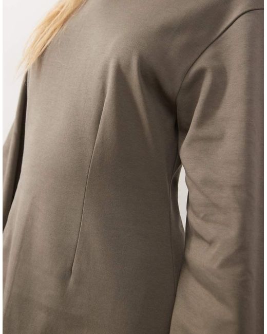 Vestido Corto Verde Oliva Apagado De Manga Larga Con Cintura Entallada De Monki de color Natural