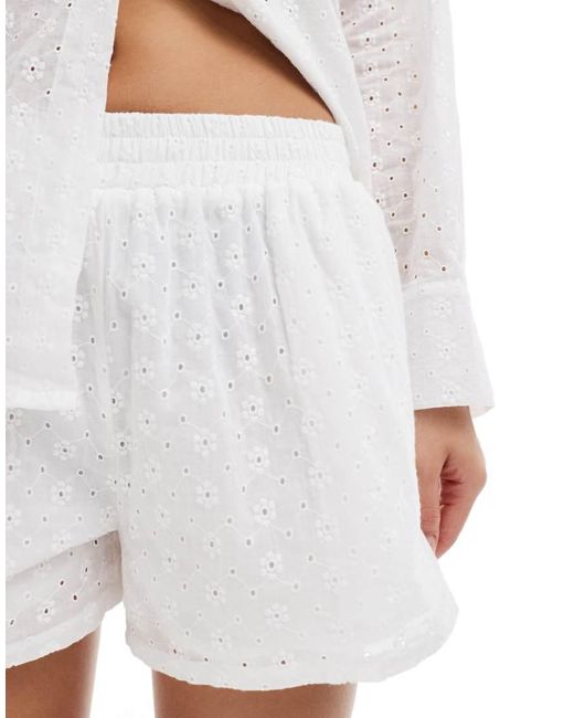 Daisy Street White Broderie Pull On Elasticated Shorts