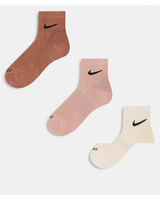 Nike White Everyday Cushioned Plus 3 Pack Ankle Socks for men