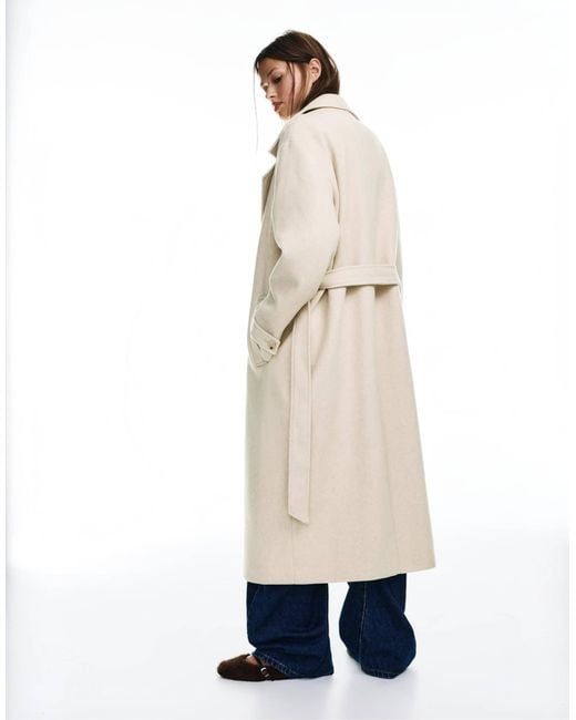 Manteau long texturé en feutre avec ceinture - beige Pull&Bear en coloris White