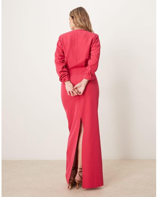 Vestito Lungo Fucsia Con Scollo Profondo E Maniche Lunghe di Pretty Lavish in Red