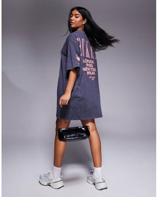 ASOS Blue Weekend collective – t-shirt-kleid
