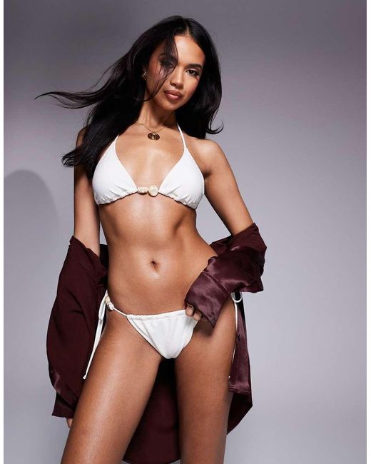 Top Bikini A Triangolo Color Cocco Con Perline di Candypants in White