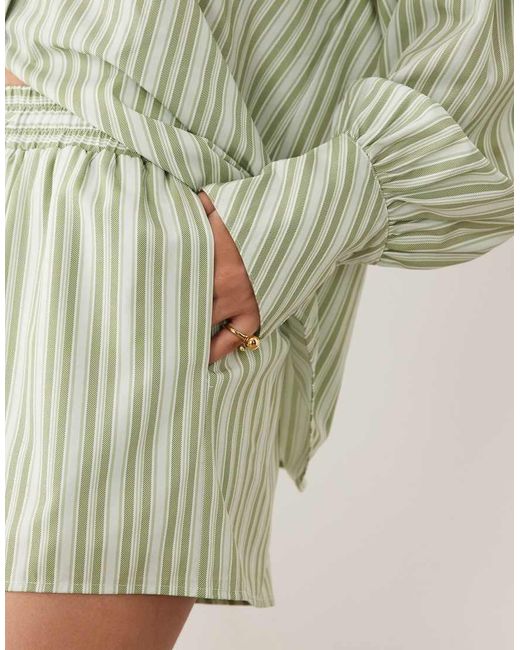 Aria Cove Green Elastic Waist Pull On Shorts