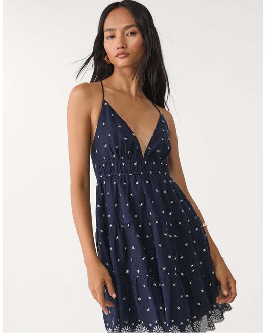 Stradivarius Korte Jurk Met Borduursels in het Blue