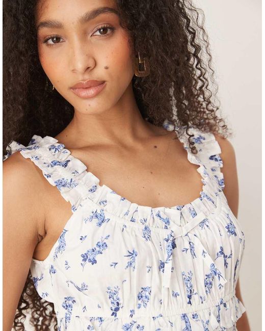 Vestido Midi Blanco Con Estampado Floral Azul Y Detalle De Volantes Ariel De Nobody's Child de color Natural