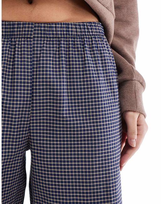 ASOS Blue – karierte hose mit weitem bein und rüschensaum