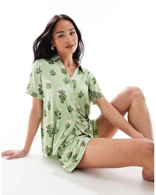 Chelsea Peers Set Van Polyester Met Overhemd Met Korte Mouwen, Reverskraag En Short Met Cactusprint in het Green