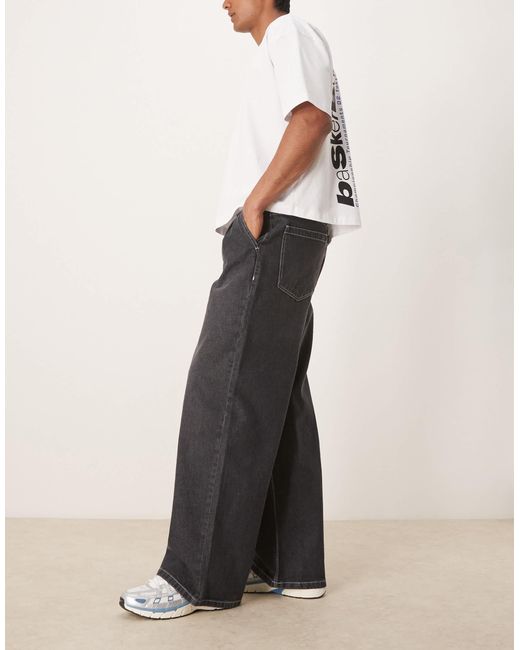 ASOS – sehr weite jeans mit faltendetails und waschung in White für Herren
