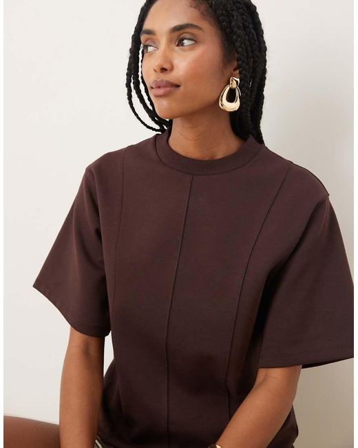 ASOS Interlock Top Met Korte Mouwen, Schakels, Naden En Stiksels Aan De Bovenkant in het Brown