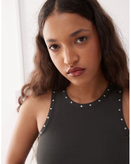 Weekday Gray – mit nieten besetztes tanktop